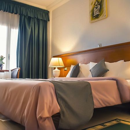 Hotel Splendid ワガドゥグー エクステリア 写真