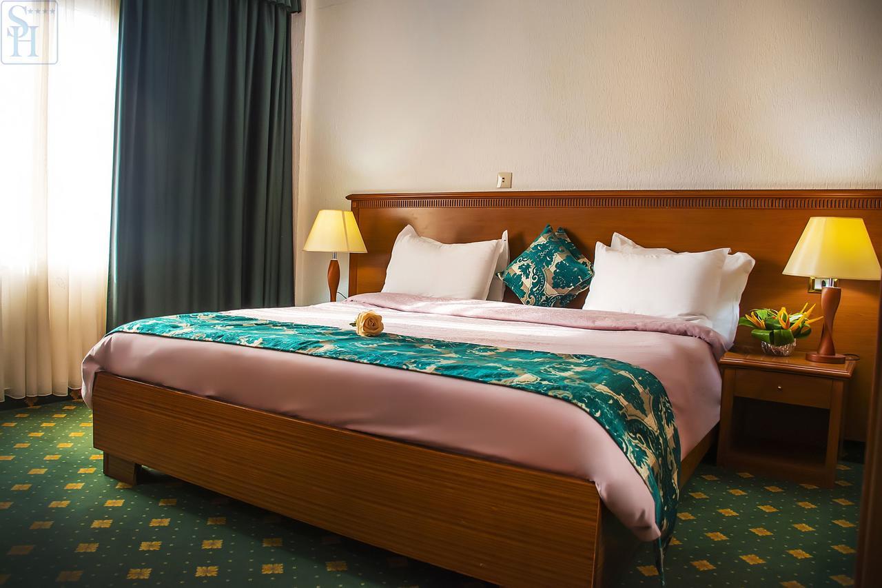 Hotel Splendid ワガドゥグー エクステリア 写真