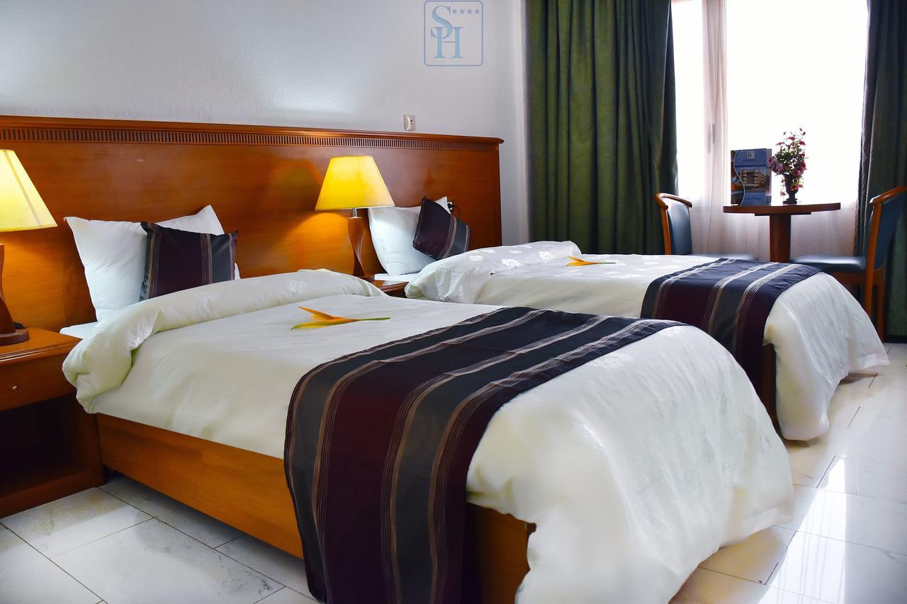 Hotel Splendid ワガドゥグー エクステリア 写真