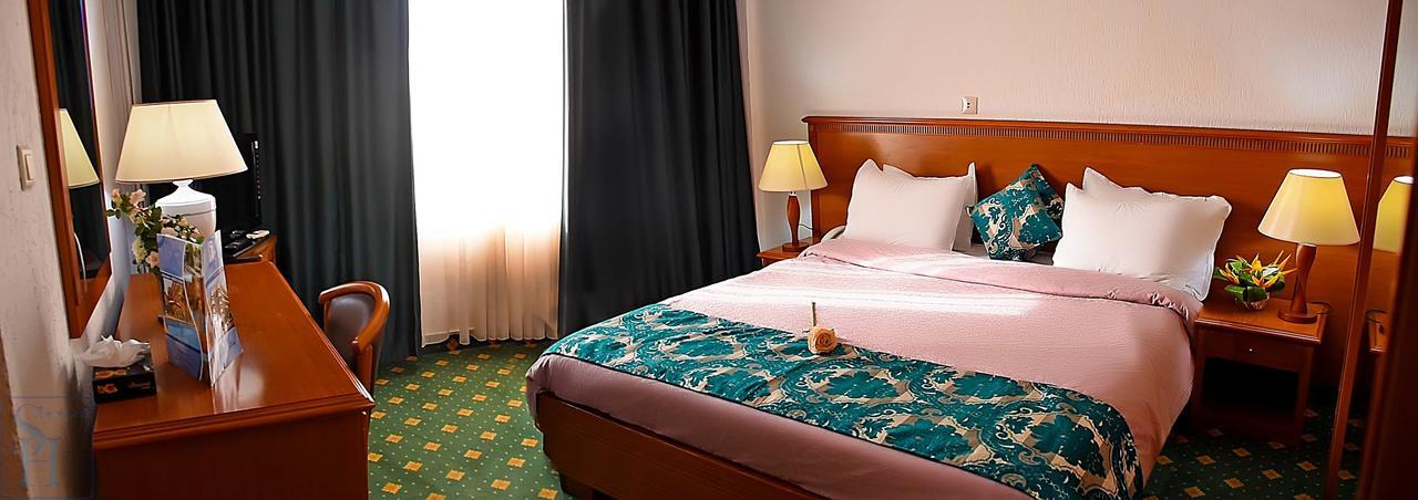 Hotel Splendid ワガドゥグー エクステリア 写真