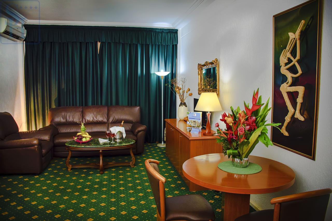 Hotel Splendid ワガドゥグー エクステリア 写真
